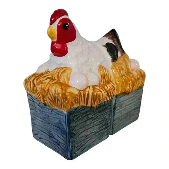 Other - Ceramic Chicken On Nest Salt and Pepper Shakers Country Farm Rooster Hen